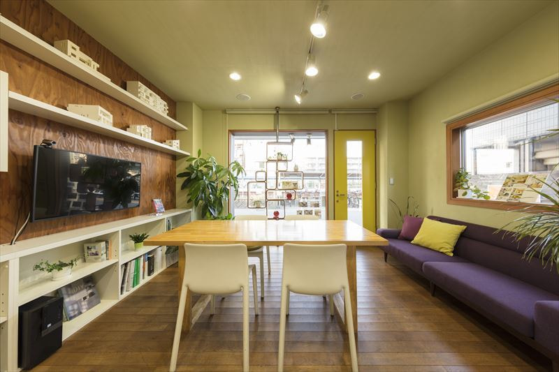 勝田台のリビングギャラリーの落ち着いた打合せスペース