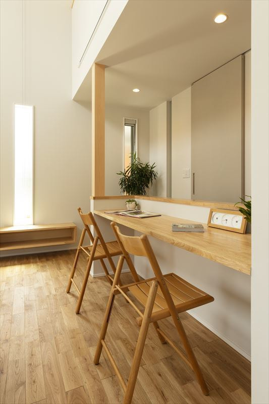 使い勝手の良い造作カウンター