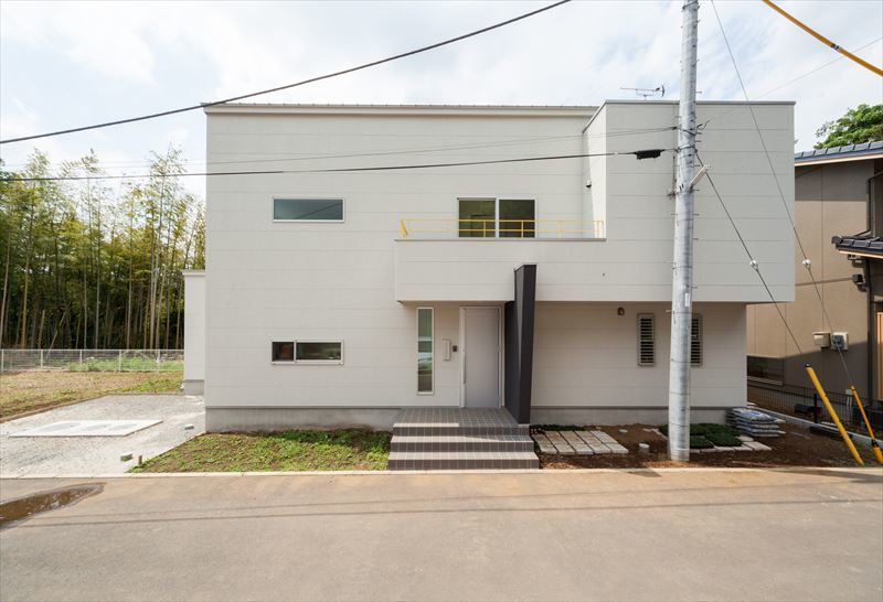 借景を取り込むシンプルモダンな住まい
